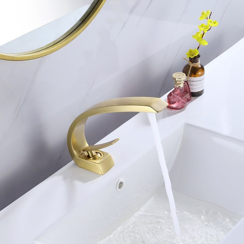 European Style Single Handle Faucet Sanitary New Design Brass Chrome Faucets for Bathroom Washbasins Faucet China Modern Style Single Handle Wholesale Bathroom Basin Sinks Mixer Tap Faucet 10 European Style Single Handle Faucet Sanitary New Design Brass Chrome Faucets for Bathroom Washbasins - Imagem 7