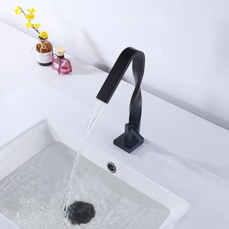 Wholesale Sanitary Ware Faucet Brass Distorted Waterfall Sink Faucets wholesale sanitary ware Faucet Brass Distorted Waterfall Basin Faucet 5 Wholesale Sanitary Ware Faucet Brass Distorted Waterfall Sink Faucets - الصورة 6